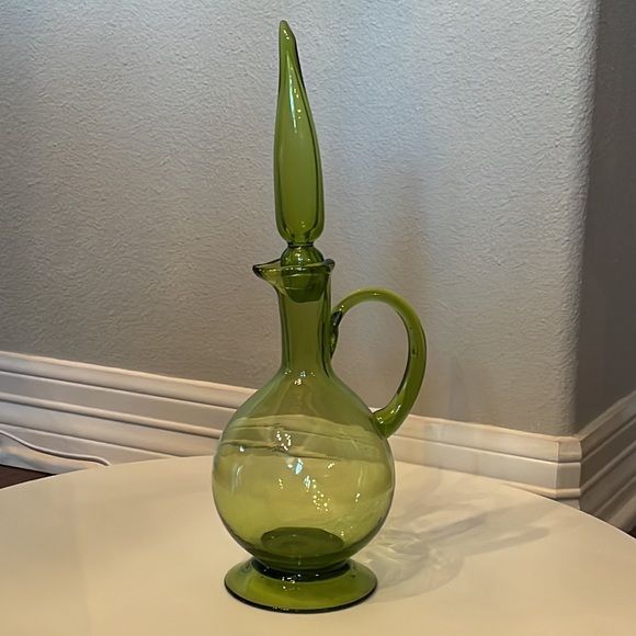 Olive Green glass decanter with flame stopper - Picture 5 of 17